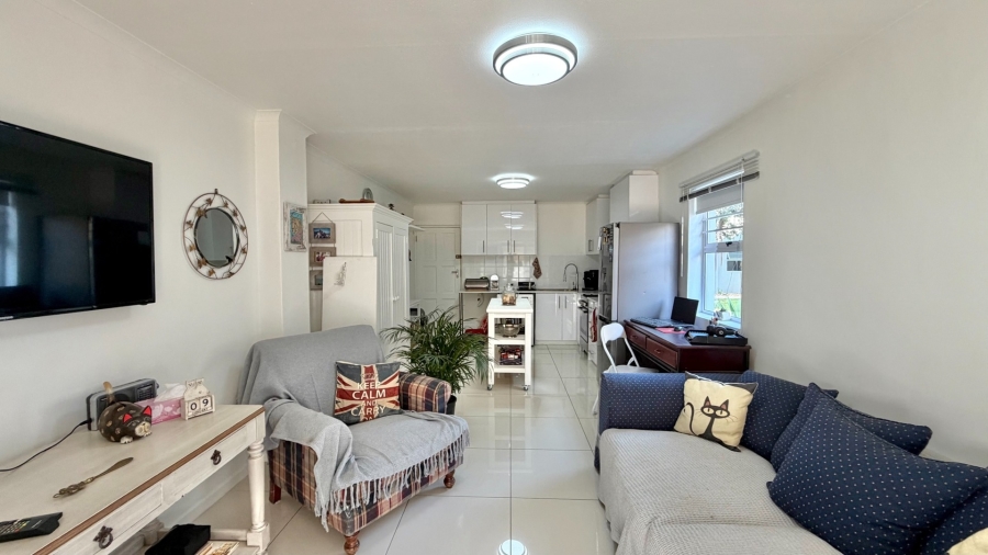 1 Bedroom Property for Sale in Gordons Bay Central Western Cape